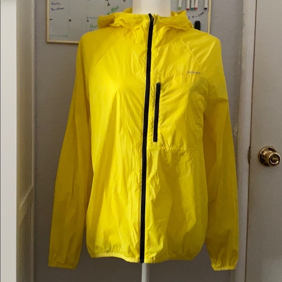 converse yellow jacket